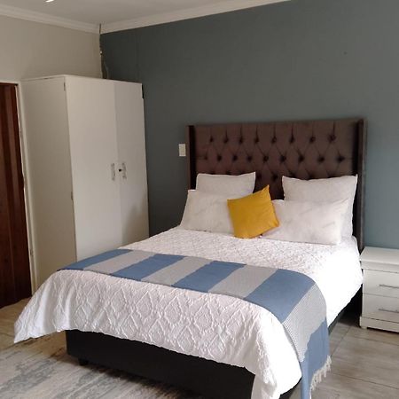 South Serene Guest House Midrand Exteriör bild