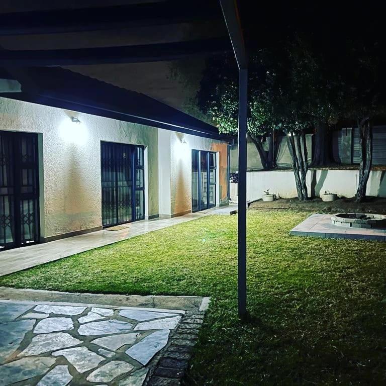 South Serene Guest House Midrand Exteriör bild