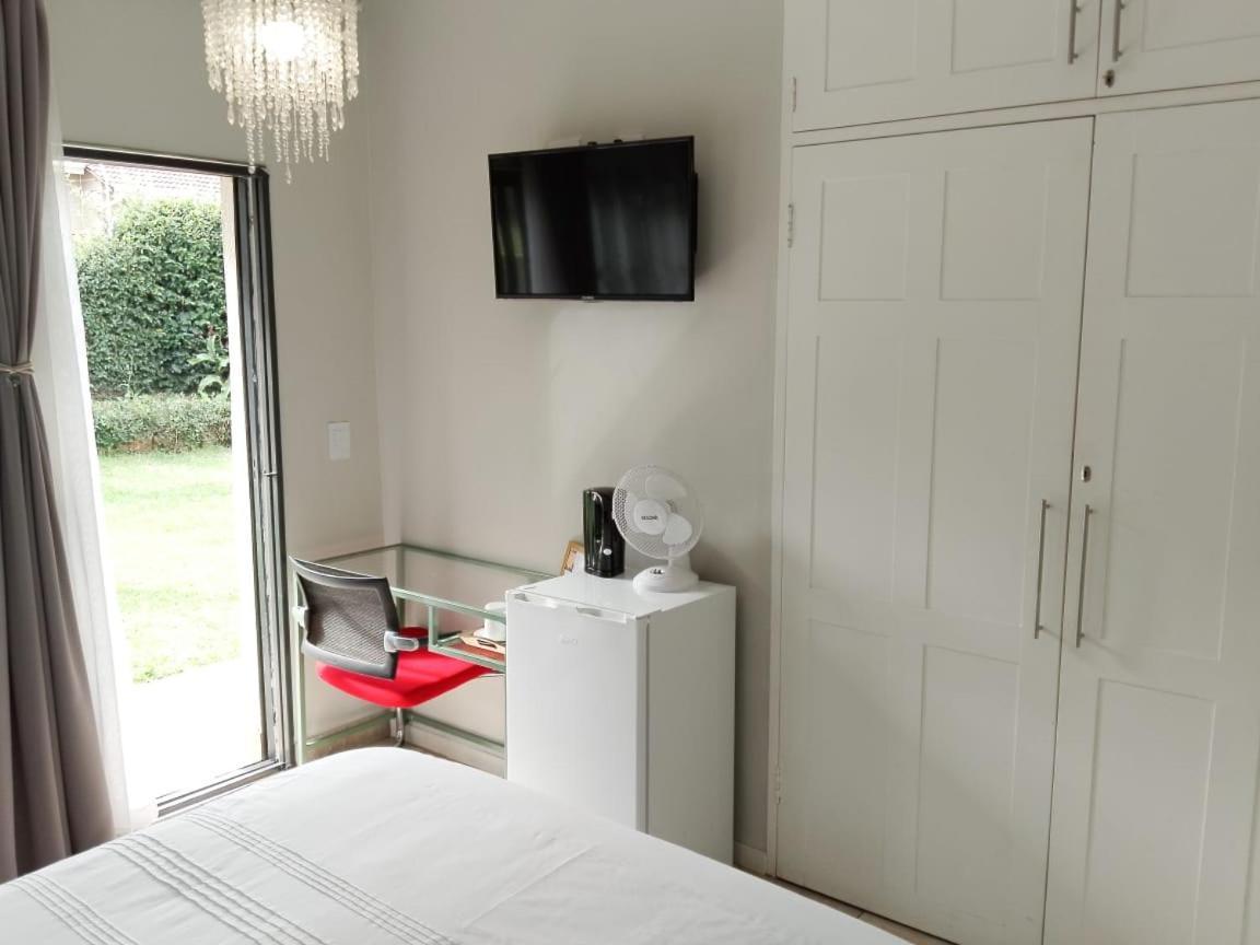 South Serene Guest House Midrand Exteriör bild