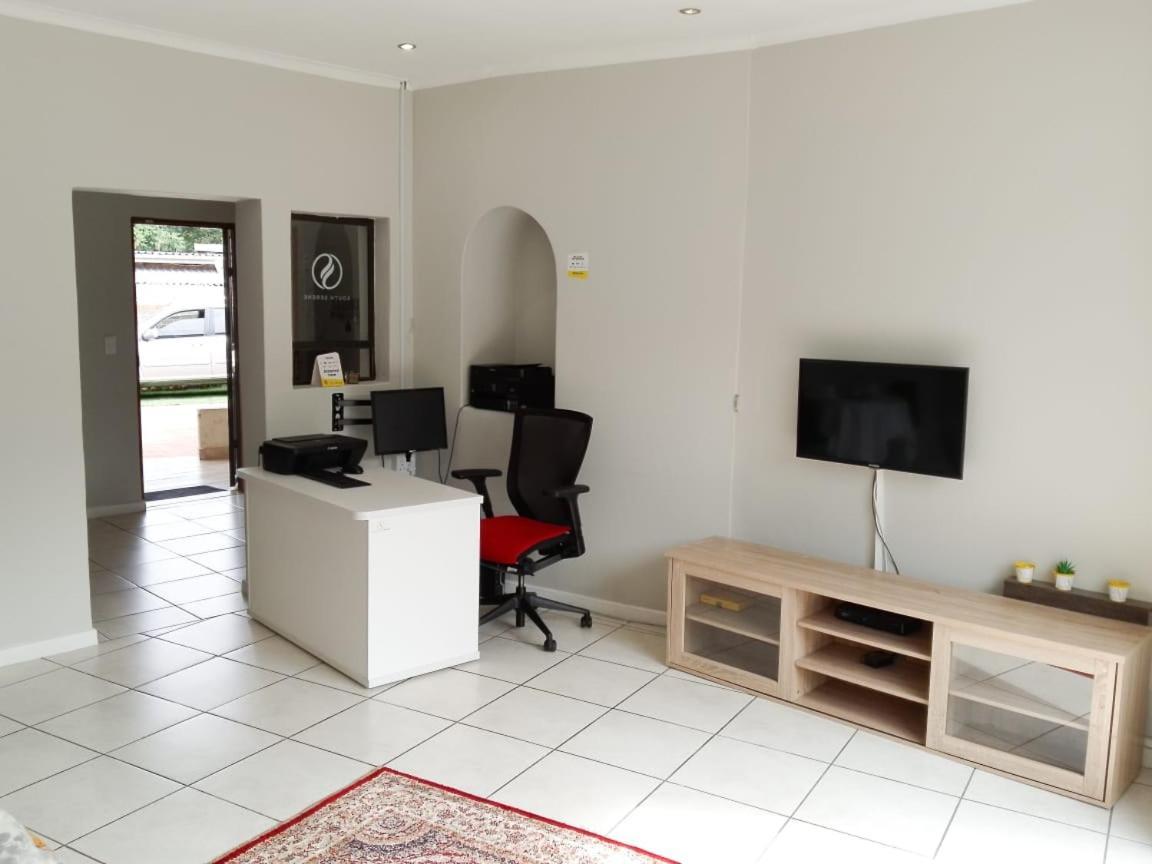 South Serene Guest House Midrand Exteriör bild